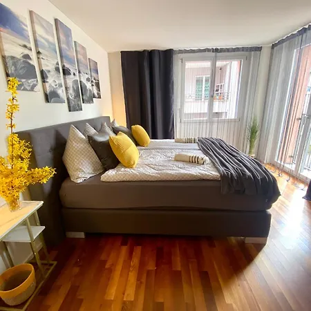 Views Am Schaffhauserplatz Zürih